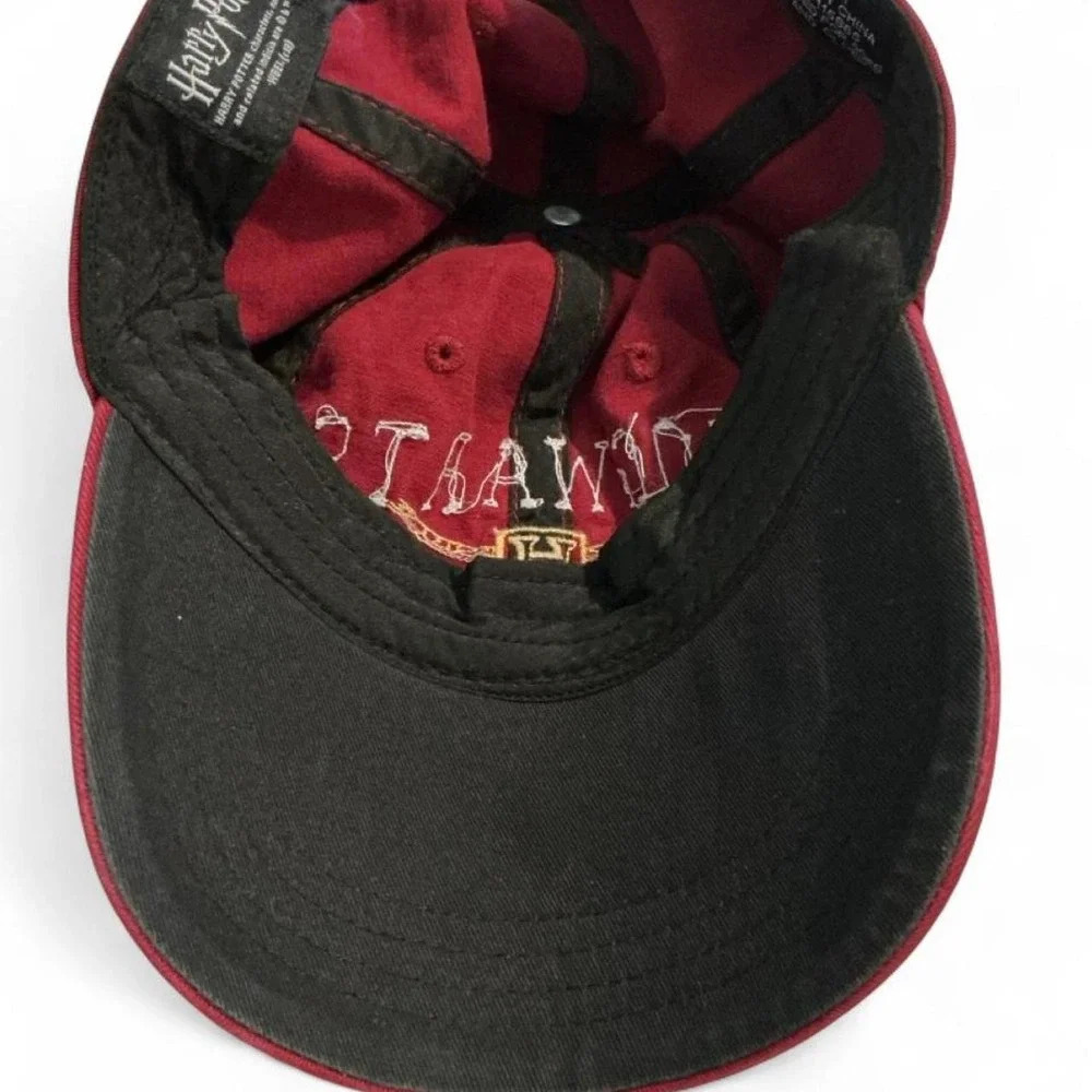 Harry Potter Hogwarts Alumni Cap Unisex OSFM Burgundy Good Embroidered Hat
